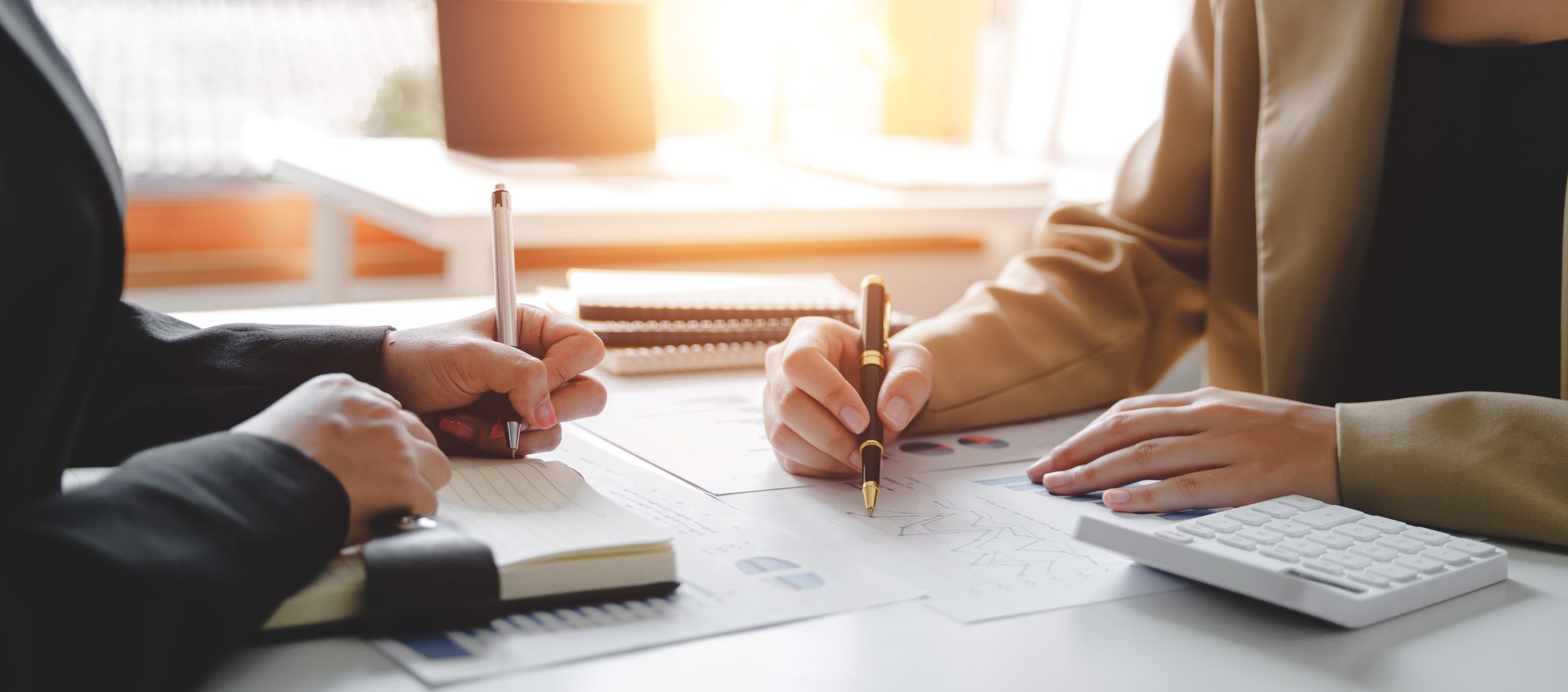 Los beneficios de contratar a un abogado experto en legislación sobre construcción de viviendas personalizadas